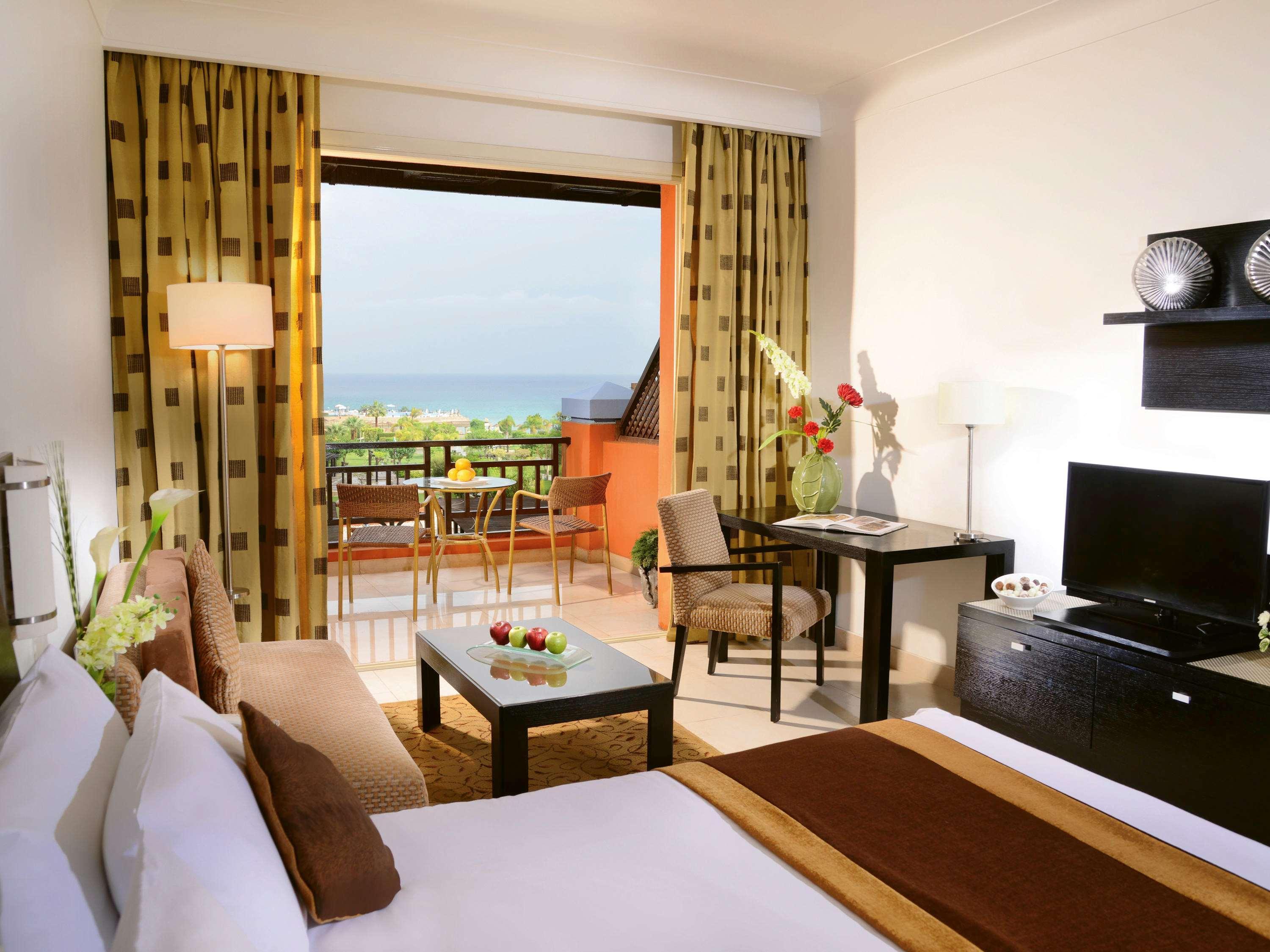 Moevenpick Resort El Sokhna Айн-Сохна Екстер'єр фото A room at the hotel