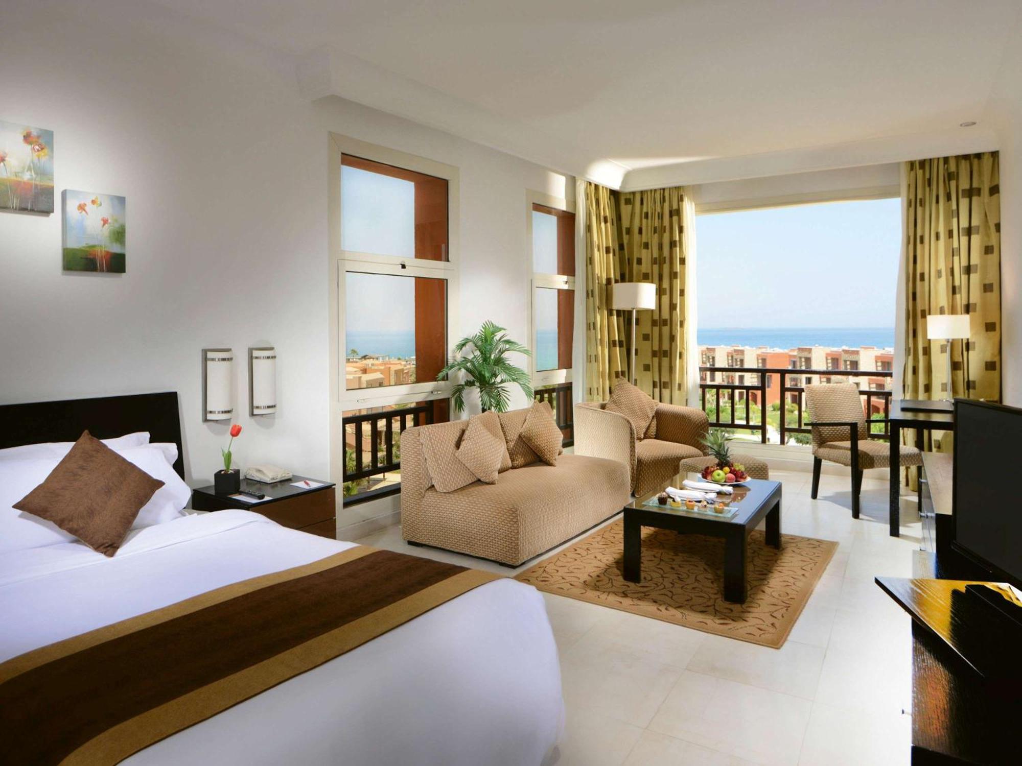 Moevenpick Resort El Sokhna Айн-Сохна Екстер'єр фото A suite at the Hilton Sharm El Sheikh
