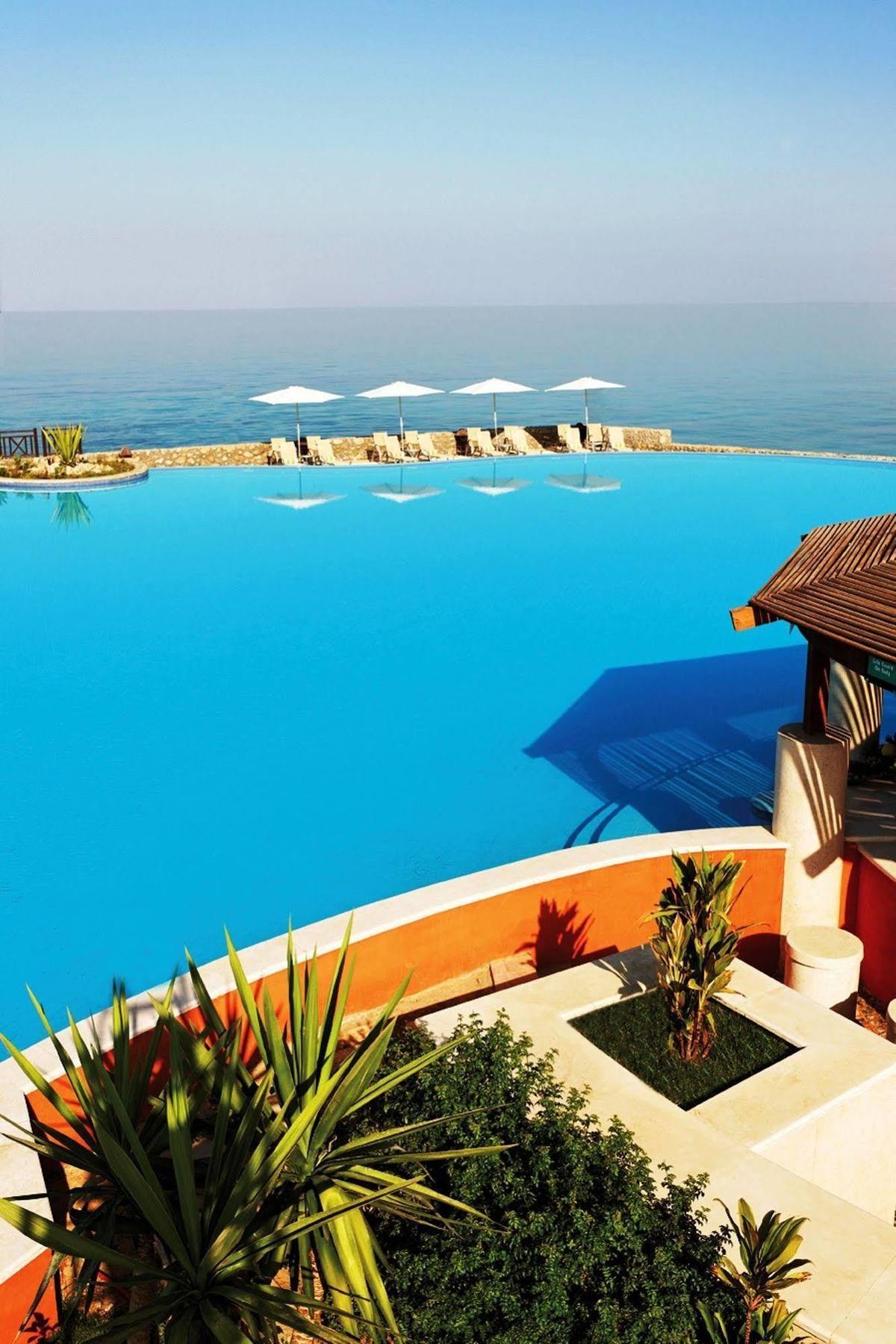 Moevenpick Resort El Sokhna Айн-Сохна Екстер'єр фото Infinity pool at the Sheraton Sharm Resort
